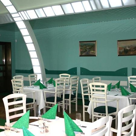 Cosmos Hotel Chişinău Eksteriør billede