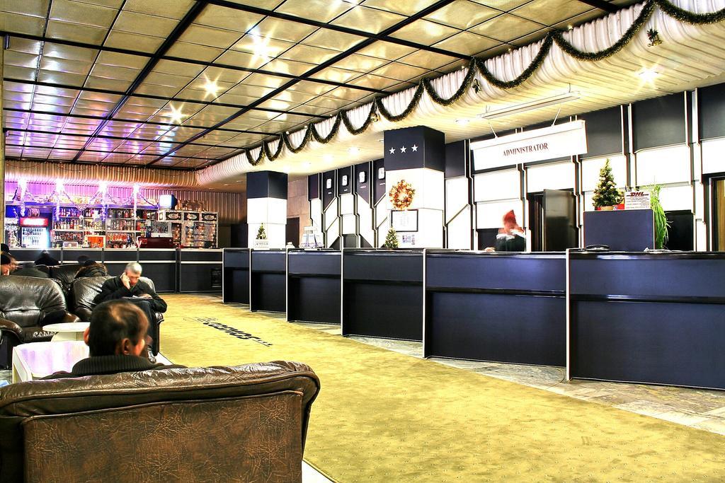 Cosmos Hotel Chişinău Eksteriør billede