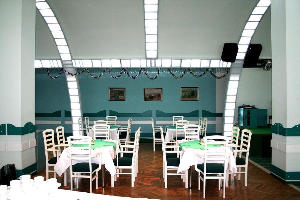 Cosmos Hotel Chişinău Eksteriør billede