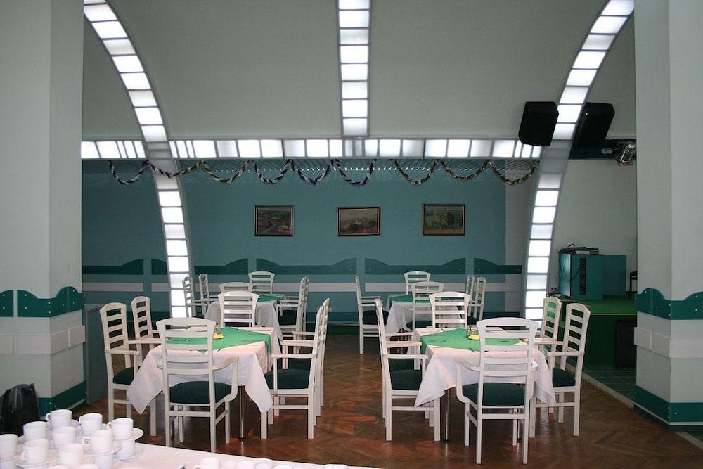 Cosmos Hotel Chişinău Eksteriør billede