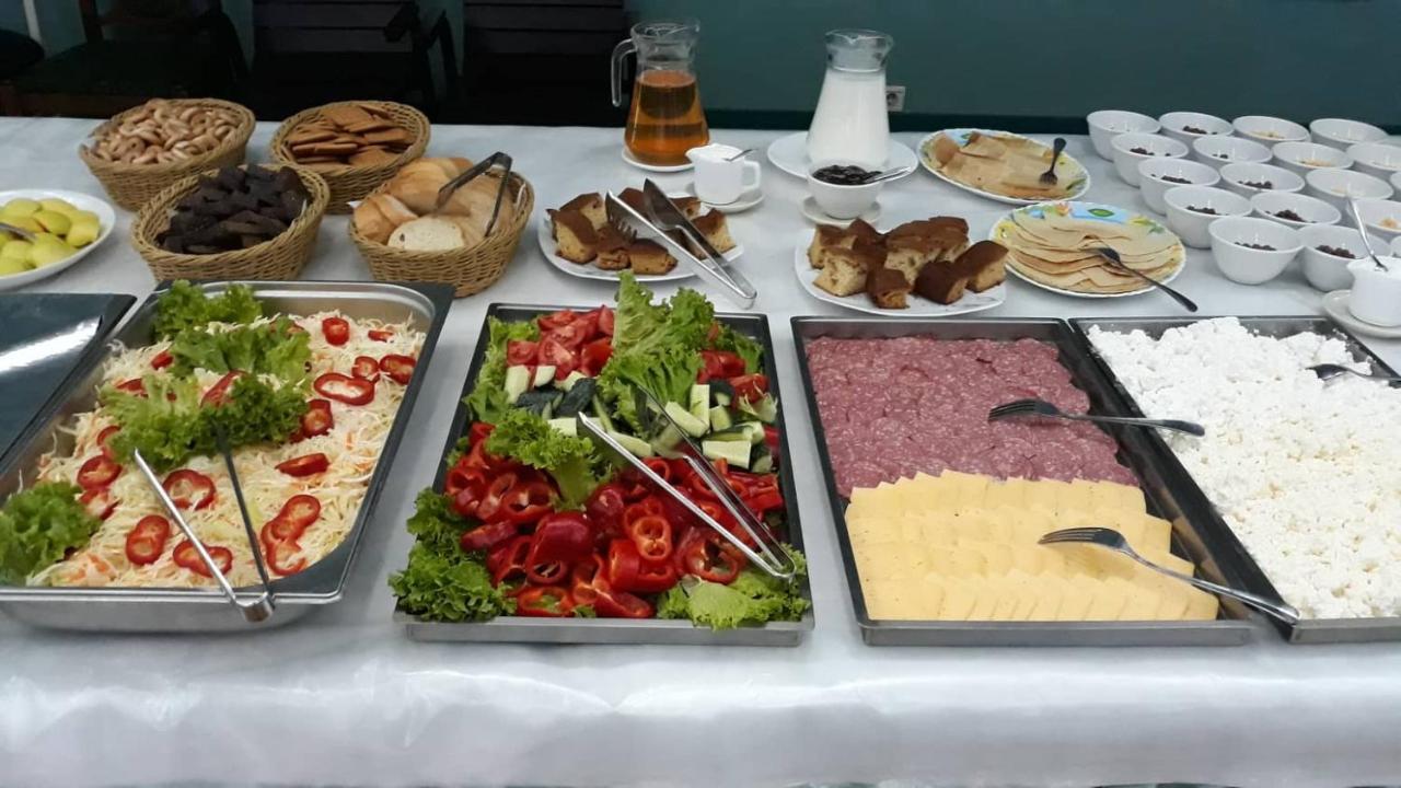 Cosmos Hotel Chişinău Eksteriør billede